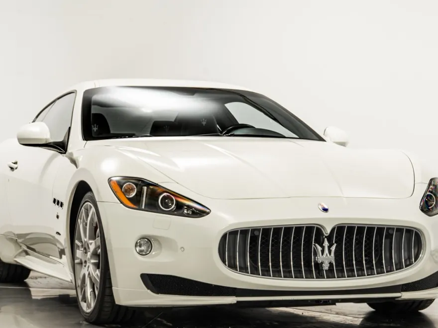 2012 Maserati Granturismo S Automatic photo 1