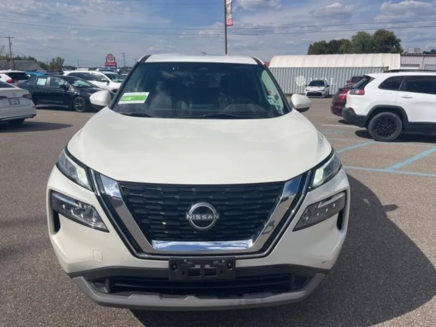 2023 Nissan Rogue SV photo 1