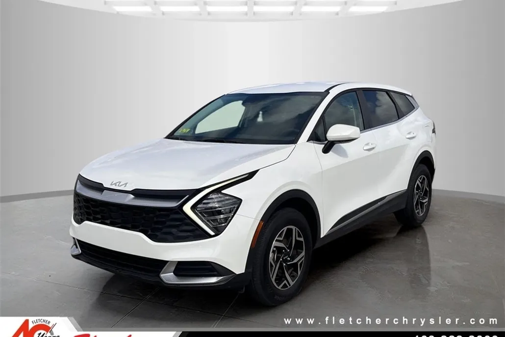 2024 Kia Sportage LX photo 1