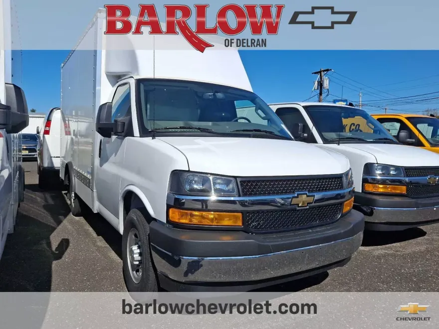 2024 Chevrolet Express Cutaway 3500 photo 1