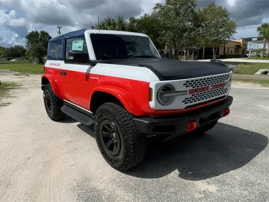 2025 Ford Bronco First Edition photo 1