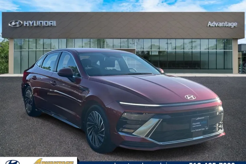 2025 Hyundai Sonata Hybrid SEL photo 1