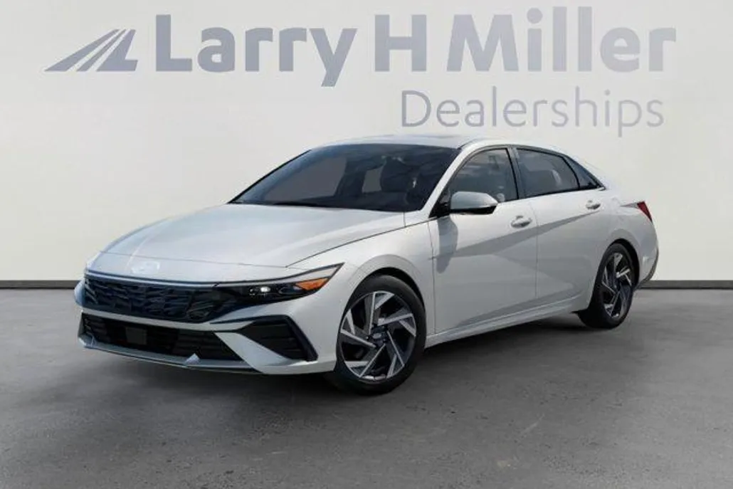 2025 Hyundai Elantra Limited photo 1