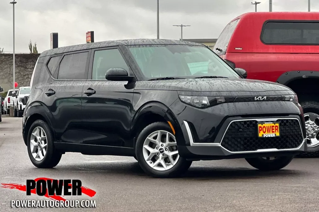 2023 Kia Soul S photo 1