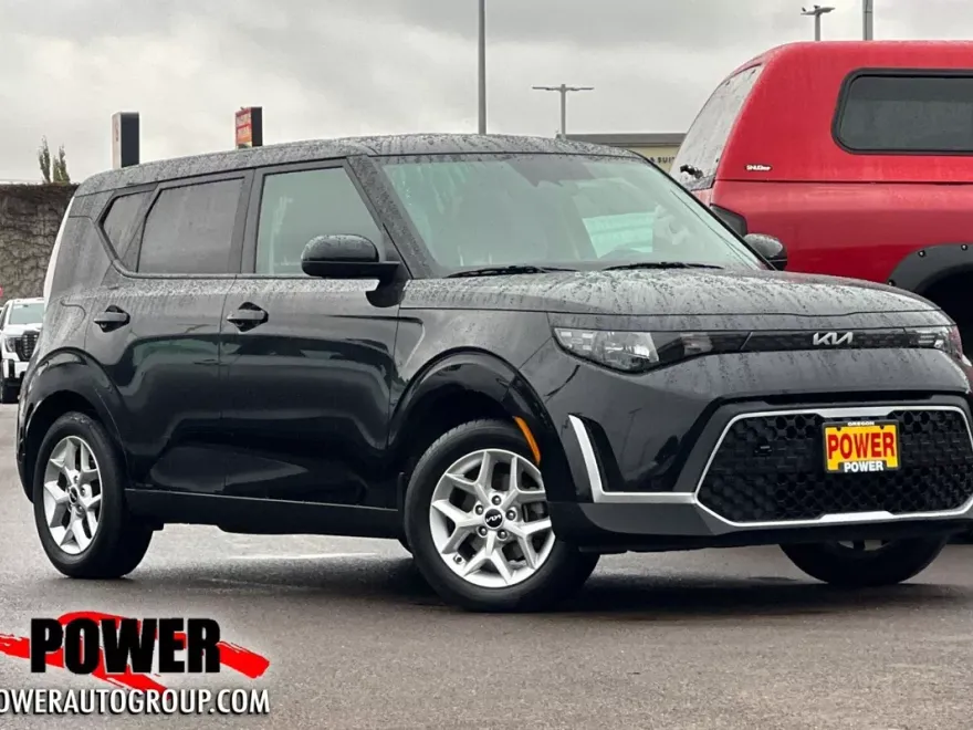 2023 Kia Soul S photo 1