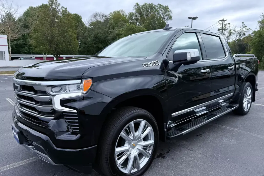 2024 Chevrolet Silverado 1500 High Country photo 1