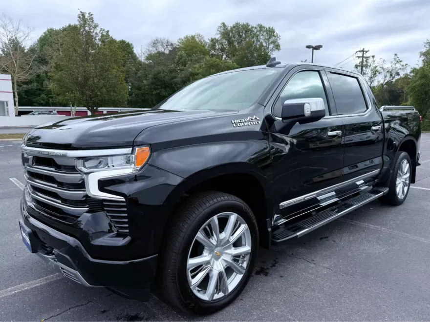 2024 Chevrolet Silverado 1500 High Country photo 1