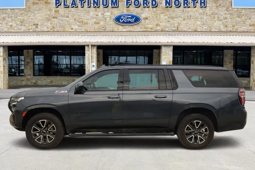 2021 Chevrolet Suburban Z71 photo 1