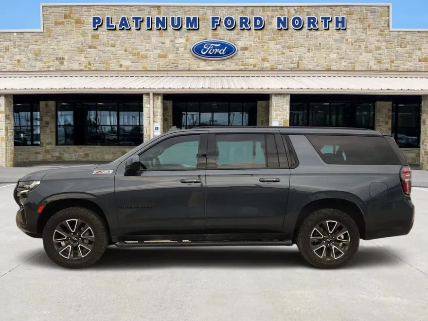 2021 Chevrolet Suburban Z71 photo 1