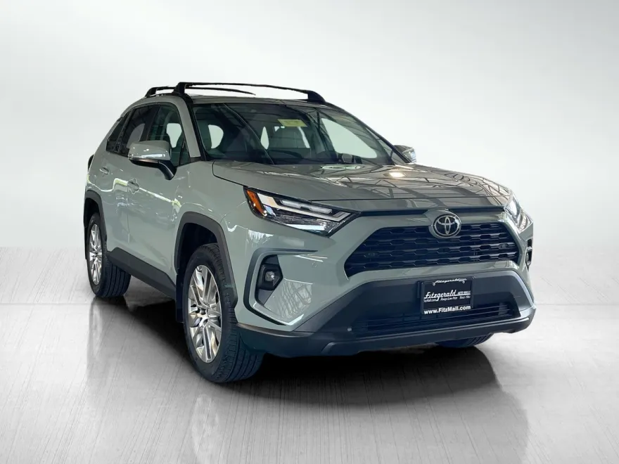 2023 Toyota RAV4 XLE Premium photo 1