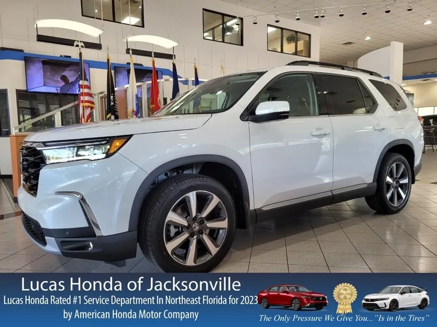 2025 Honda Pilot Touring photo 1