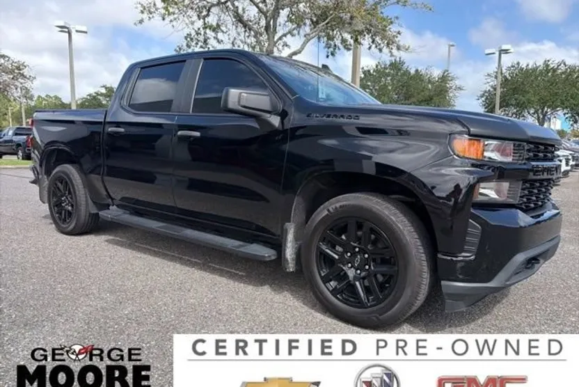 2022 Chevrolet Silverado Custom photo 1