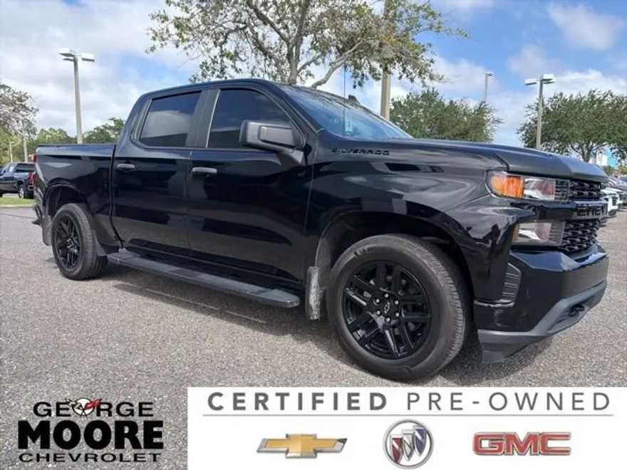 2022 Chevrolet Silverado Custom photo 1