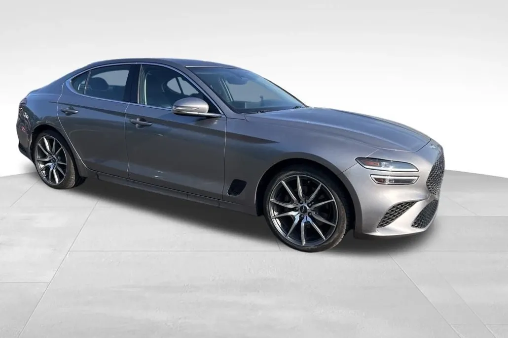 2023 Genesis G70 2.0T photo 1