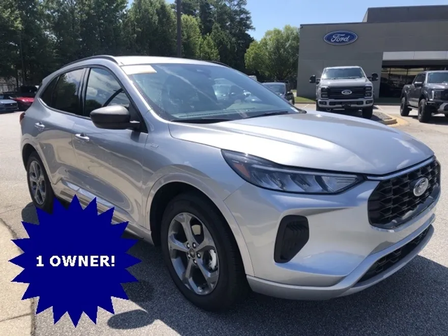 2024 Ford Escape ST-Line photo 1