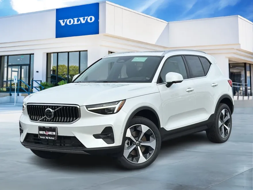 2025 Volvo XC40 AWD Plus photo 1