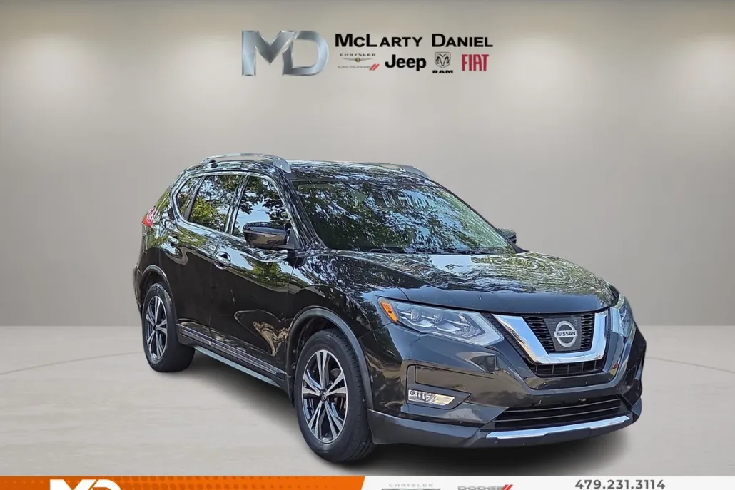 2017 Nissan Rogue SL photo 1