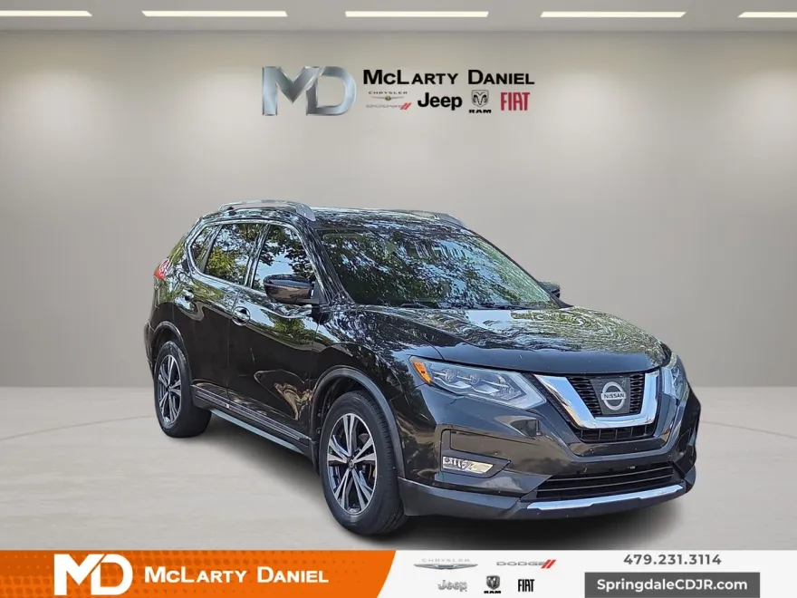 2017 Nissan Rogue SL photo 1