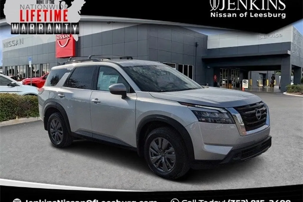 2025 Nissan Pathfinder SV photo 1