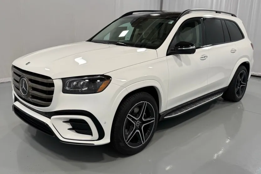 2026 Mercedes Benz GLS 450 4MATIC photo 1