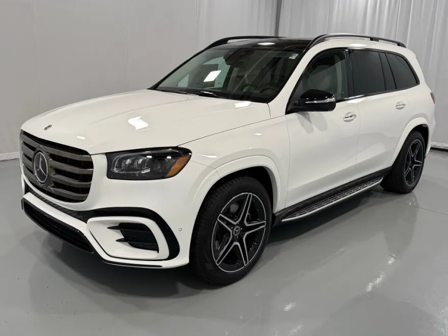 2026 Mercedes Benz GLS 450 4MATIC photo 1