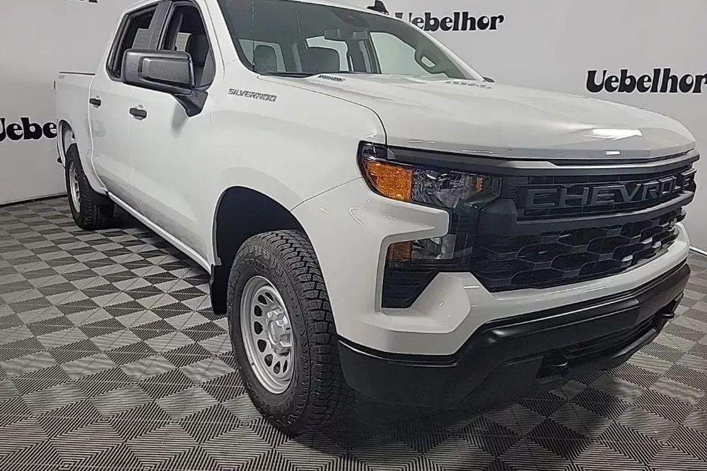 2025 Chevrolet Silverado 1500 photo 1
