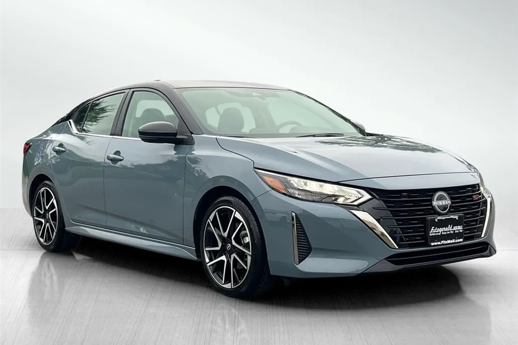 2025 Nissan Sentra SR photo 1