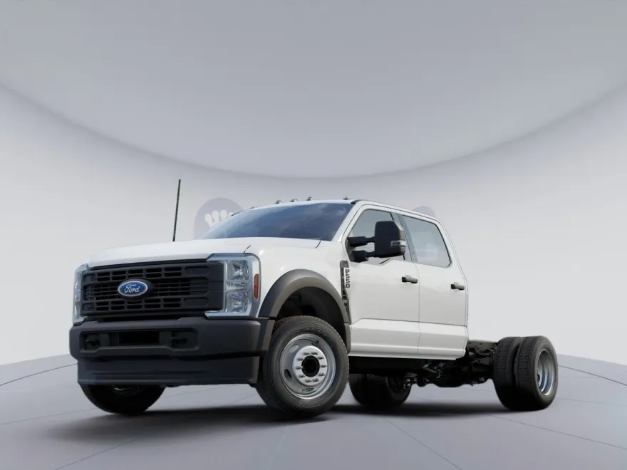 2025 Ford F-550 photo 1