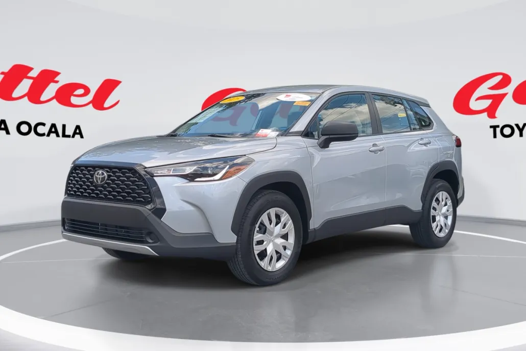 2025 Toyota Corolla Cross L photo 1