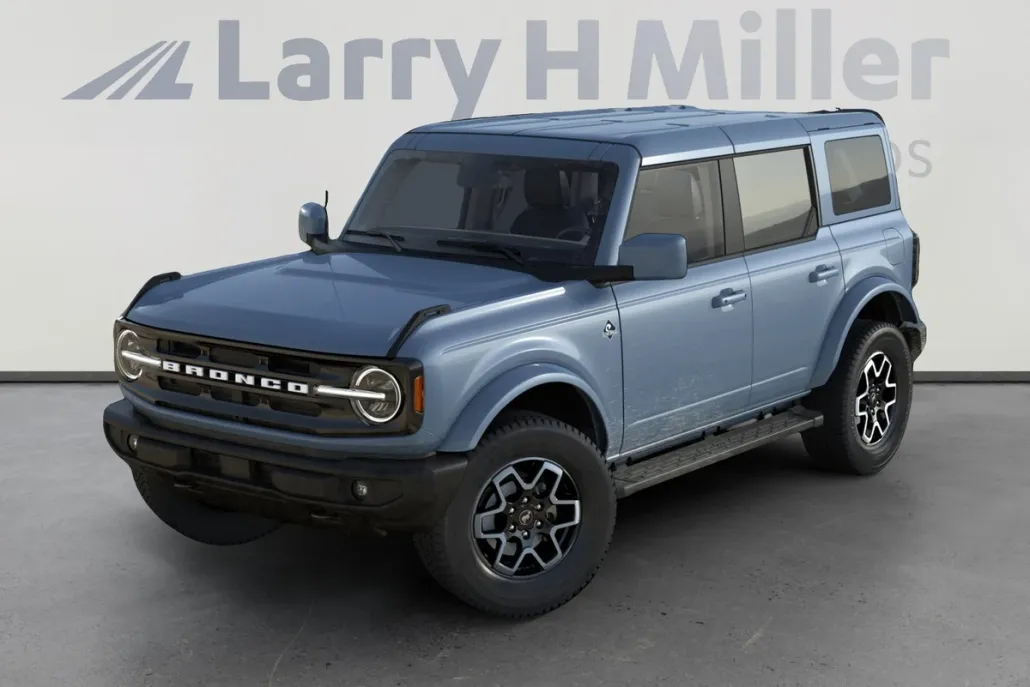 2025 Ford Bronco Outer Banks photo 1