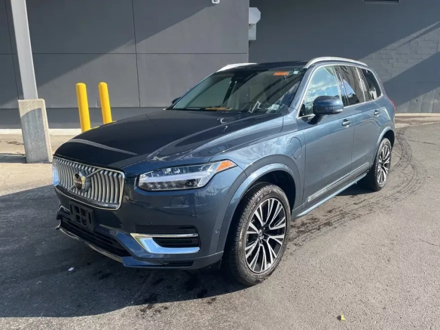 2023 Volvo XC90 Recharge T8 Plus photo 1