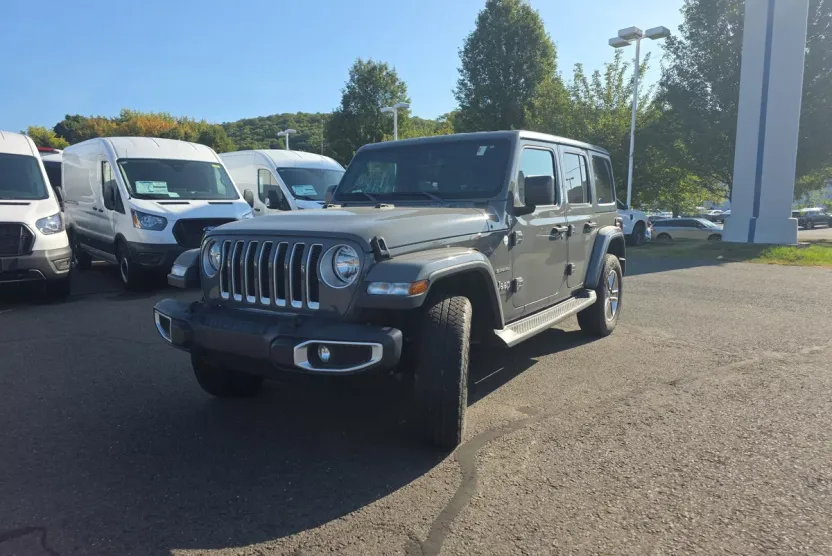 2020 Jeep Wrangler Unlimited Sahara photo 1