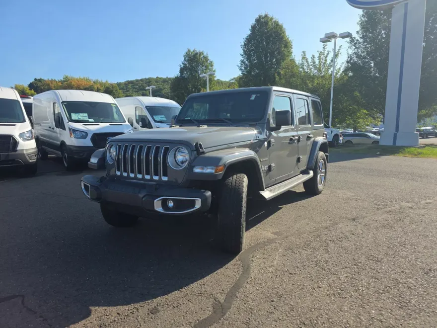 2020 Jeep Wrangler Unlimited Sahara photo 1