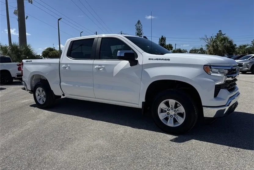 2025 Chevrolet Silverado 1500 LT photo 1