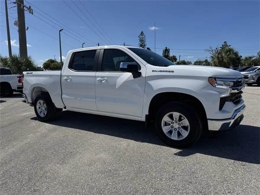 2025 Chevrolet Silverado 1500 LT photo 1
