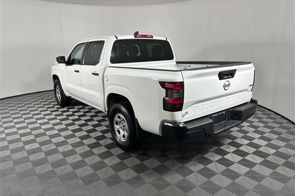 2023 Nissan Frontier S photo 1
