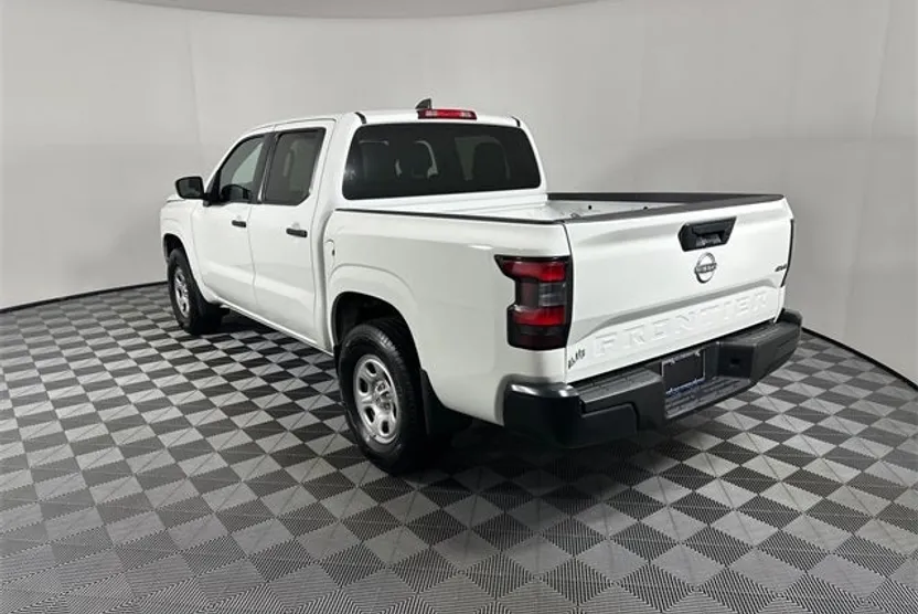 2023 Nissan Frontier S photo 1