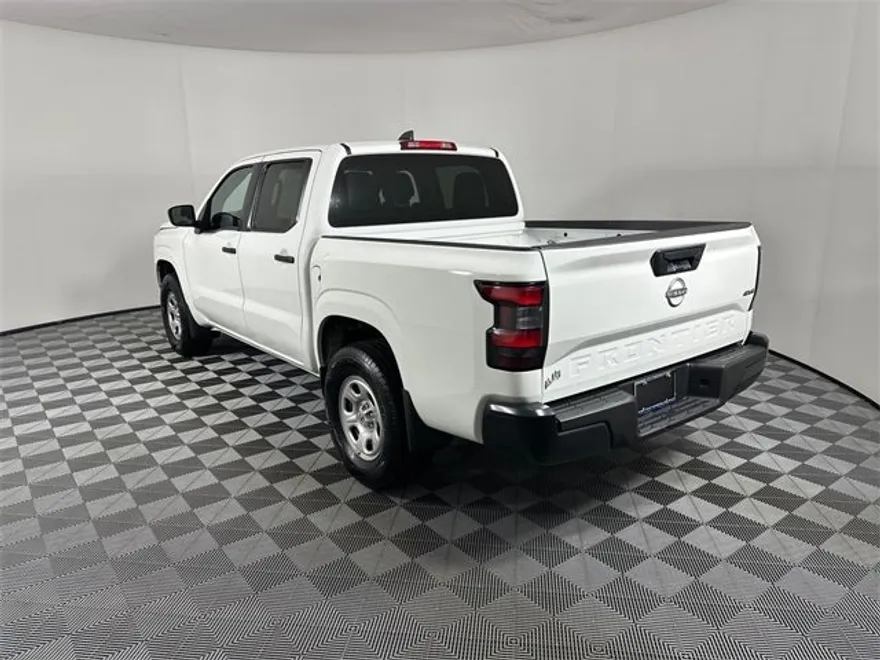 2023 Nissan Frontier S photo 1