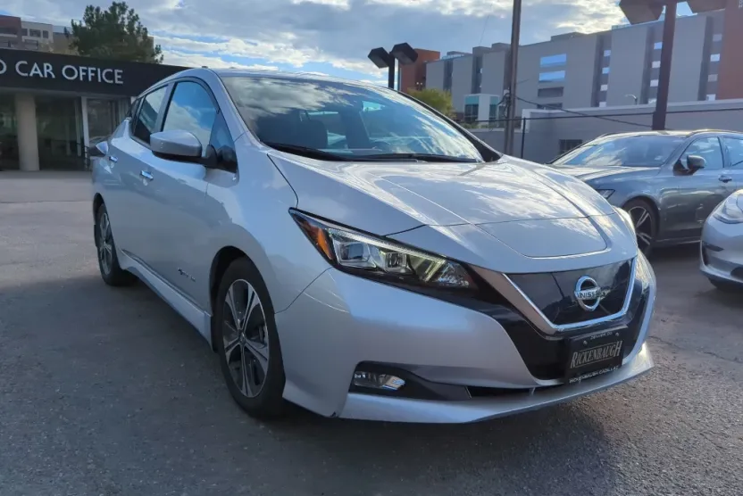 2019 Nissan Leaf SV photo 1