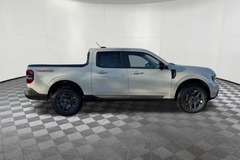 2025 Ford Maverick Tremor photo 1