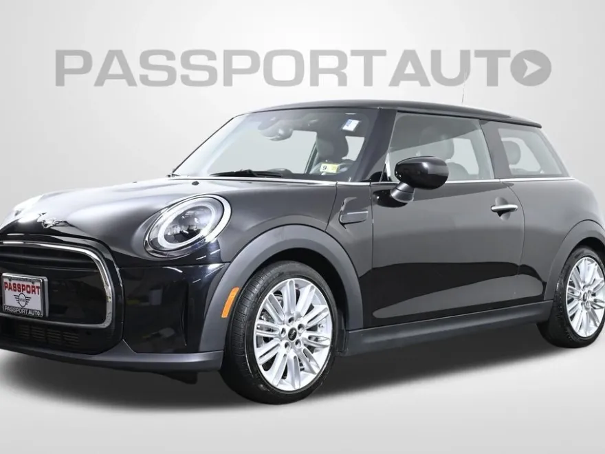 2022 Mini Cooper 2 Door Hardtop Signature photo 1