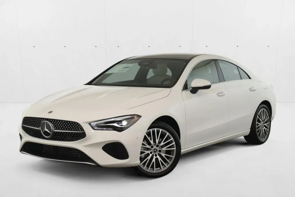 2025 Mercedes Benz CLA 250 4MATIC photo 1