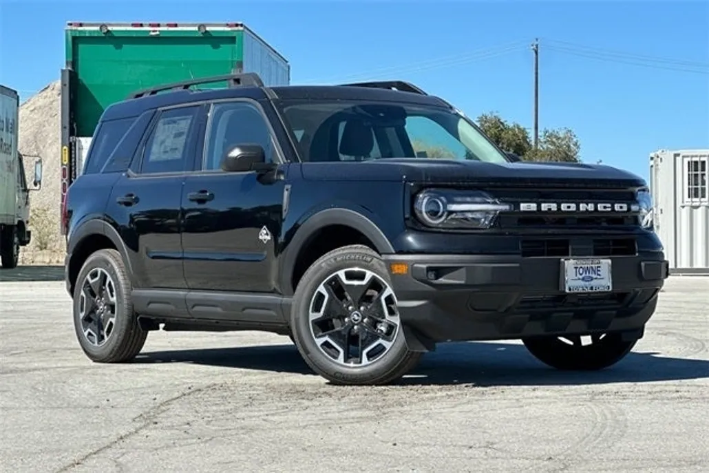 2024 Ford Bronco Sport Outer Banks photo 1