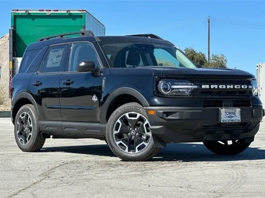2024 Ford Bronco Sport Outer Banks photo 1