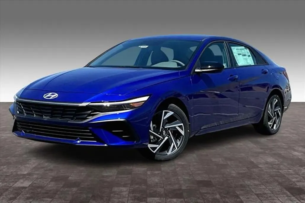 2025 Hyundai Elantra SEL Sport photo 1