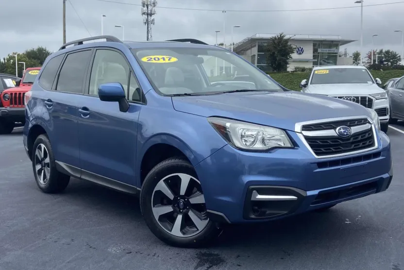 2017 Subaru Forester 2.5i Premium photo 1