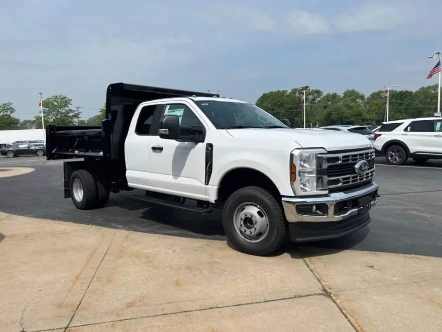 2025 Ford F-350 photo 1