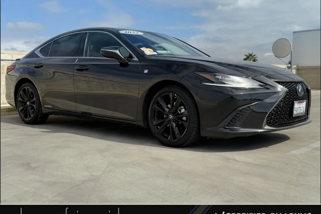 2022 Lexus ES 300h F SPORT photo 1