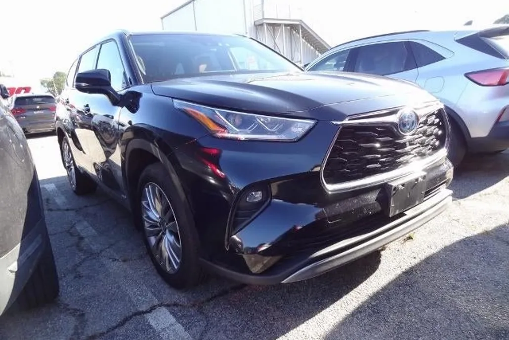 2024 Toyota Highlander Hybrid Platinum photo 1
