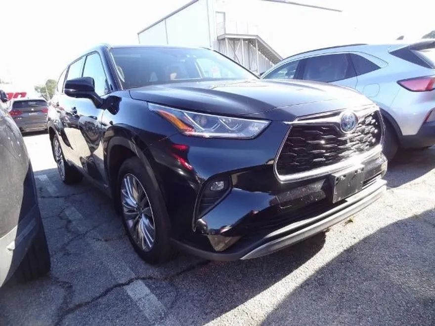 2024 Toyota Highlander Hybrid Platinum photo 1